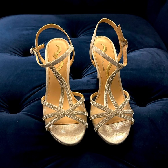 Silver Stillettos (new in box) - Picture 1 of 6